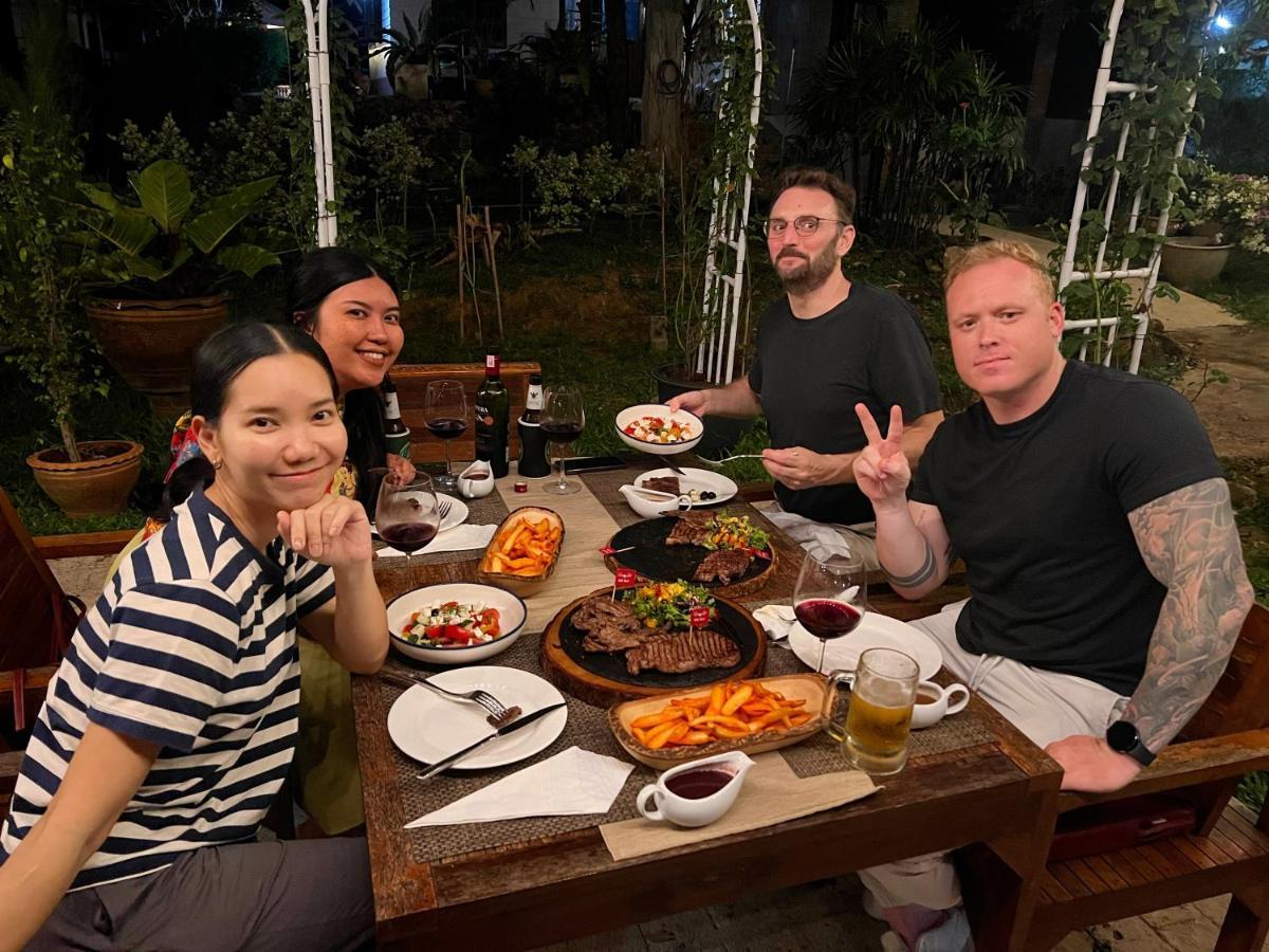 Big Elk Steak House - Homestay Trat Luaran gambar